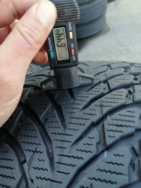 Гуми Зимни 235/60R17, снимка 10