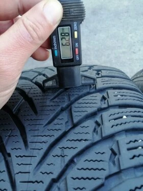 Гуми Зимни 235/60R17, снимка 11