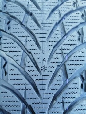 Гуми Зимни 235/60R17, снимка 5