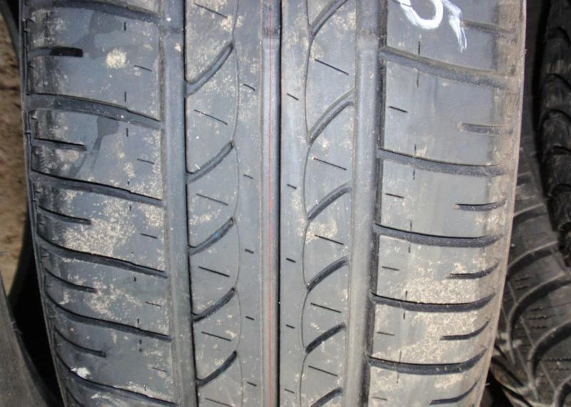 Гуми Летни 185/60R15, снимка 4 - Гуми и джанти - 6127606