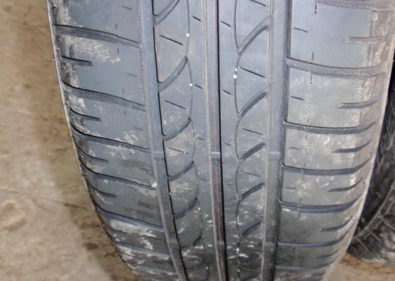 Гуми Летни 185/60R15, снимка 5 - Гуми и джанти - 6127606