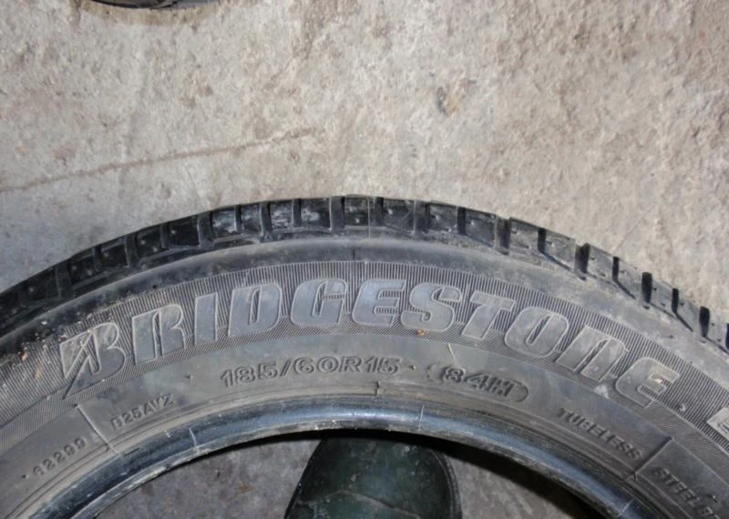 Гуми Летни 185/60R15, снимка 7 - Гуми и джанти - 6127606