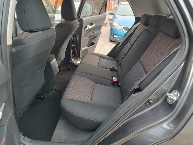 Toyota Auris 1.8 I. , снимка 11 - Автомобили и джипове - 48995755