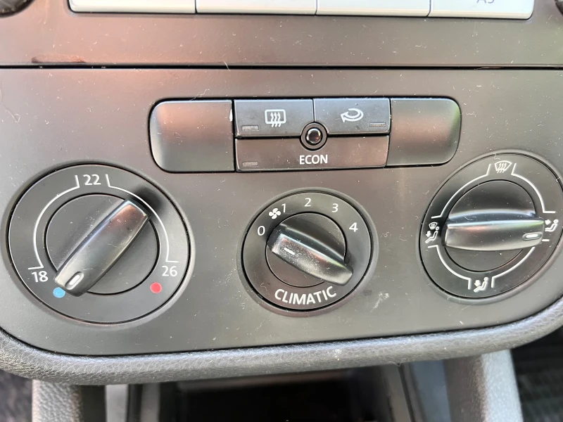 VW Golf 1.6 газ, снимка 12 - Автомобили и джипове - 51162535