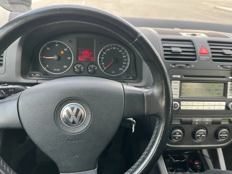 VW Golf 2.0D-4-MOTION, снимка 9 - Автомобили и джипове - 50826218