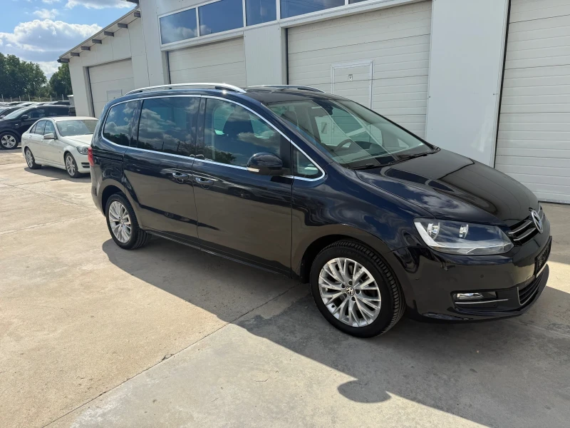 VW Sharan 2.0tdi 140k.c* DSG* Panorama* Highline* Navi* UNIK, снимка 13 - Автомобили и джипове - 51694577
