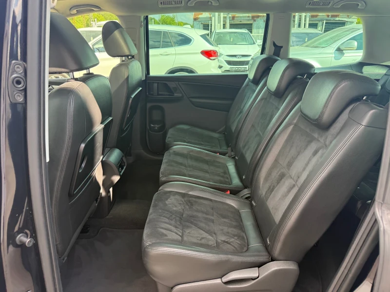 VW Sharan 2.0tdi 140k.c* DSG* Panorama* Highline* Navi* UNIK, снимка 8 - Автомобили и джипове - 51694577