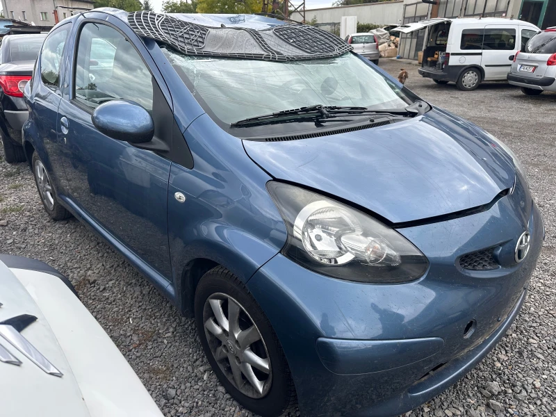 Toyota Aygo 1.0, снимка 2 - Автомобили и джипове - 52044454