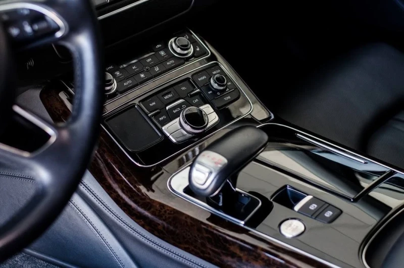 Audi A8 4.2TDI Сменени вериги ! , снимка 10 - Автомобили и джипове - 52957085