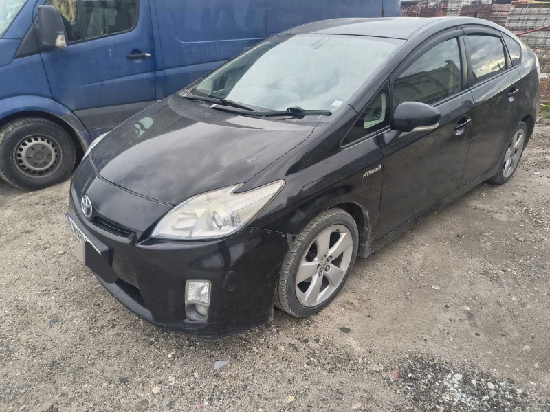 Toyota Prius 1.8 НА ЧАСТИ , снимка 3 - Автомобили и джипове - 53010254