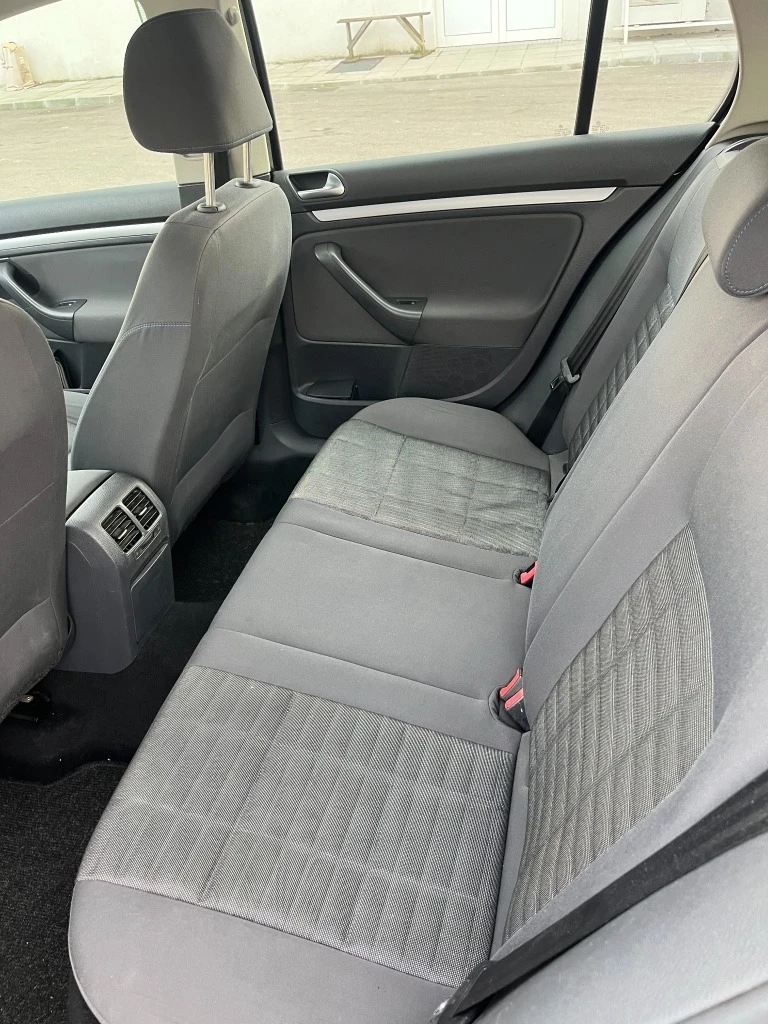 VW Golf 2.0D-4-MOTION - изображение 8