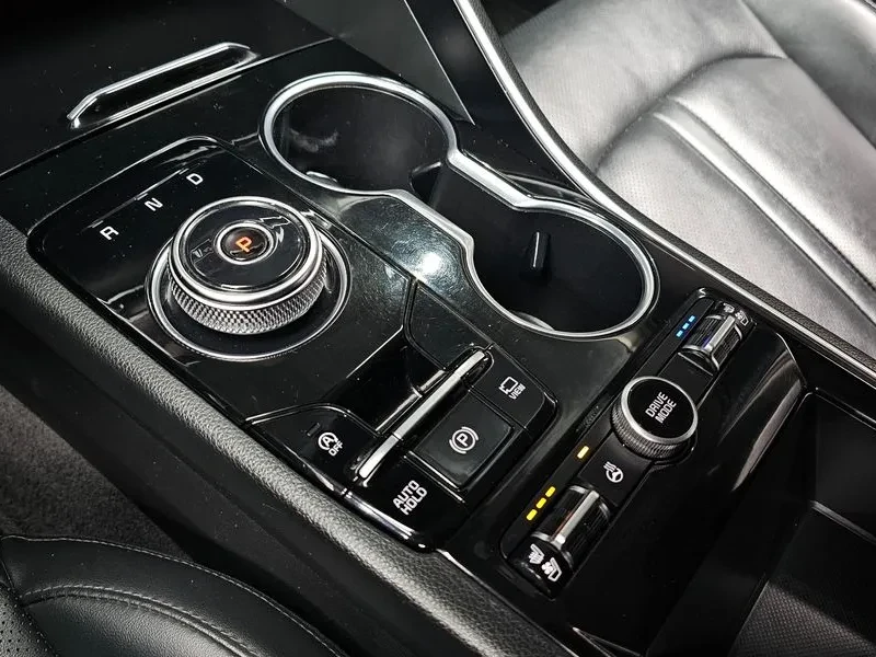 Kia K5 2.0 Prestige, снимка 9 - Автомобили и джипове - 56382340