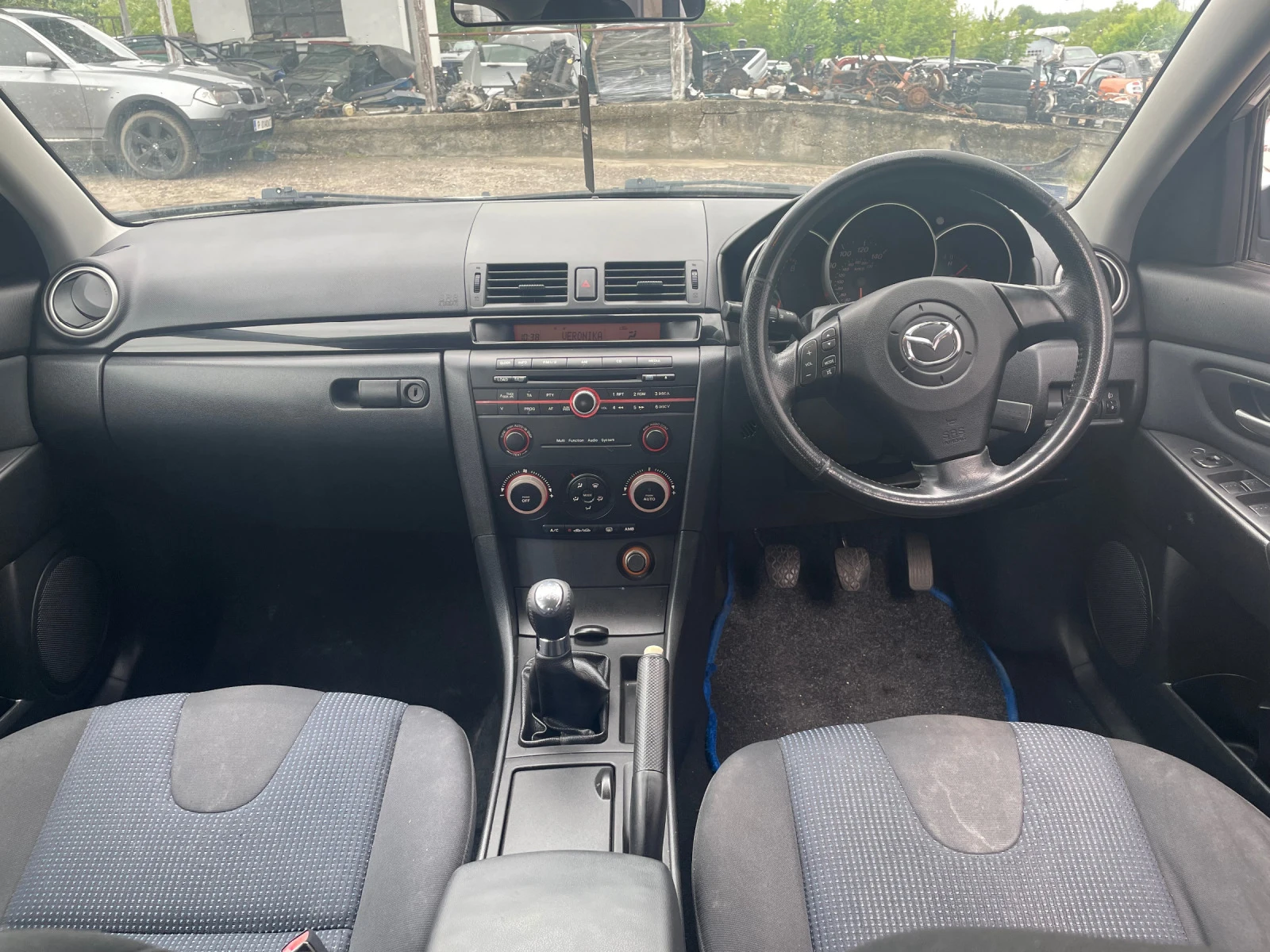 Mazda 3 1.6i 105кс. - изображение 8