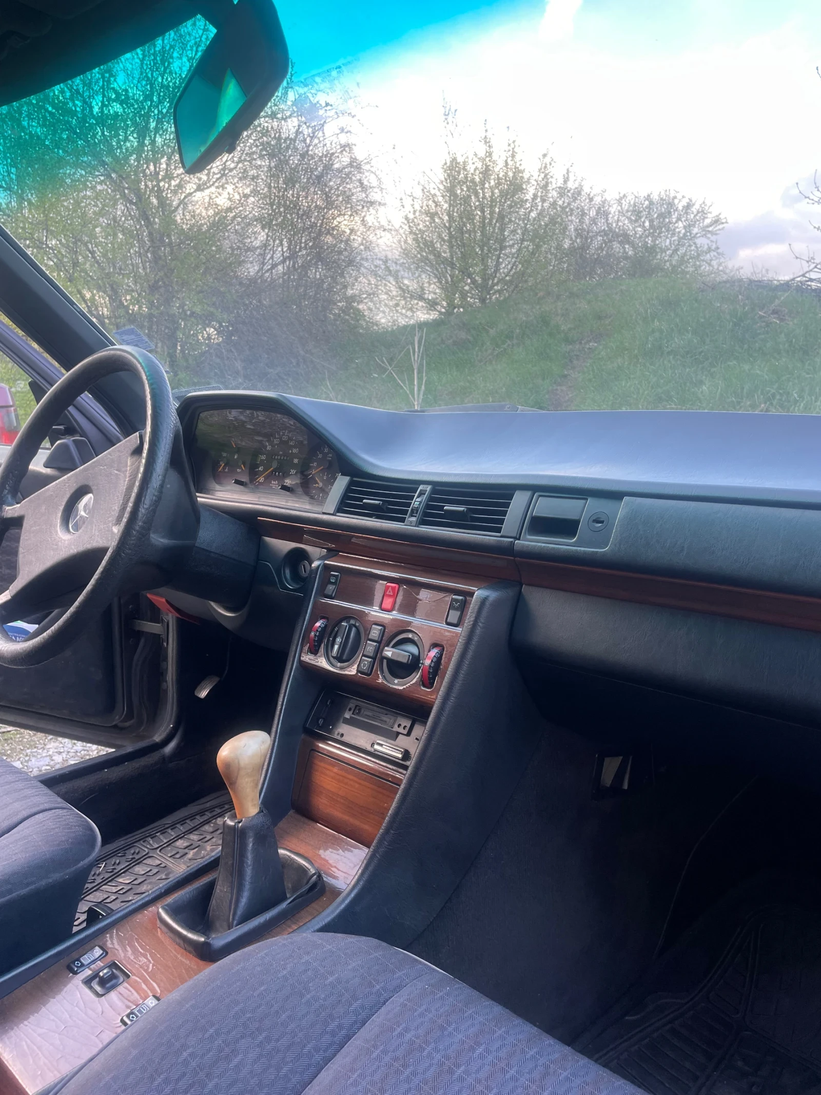 Mercedes-Benz 124  - изображение 2