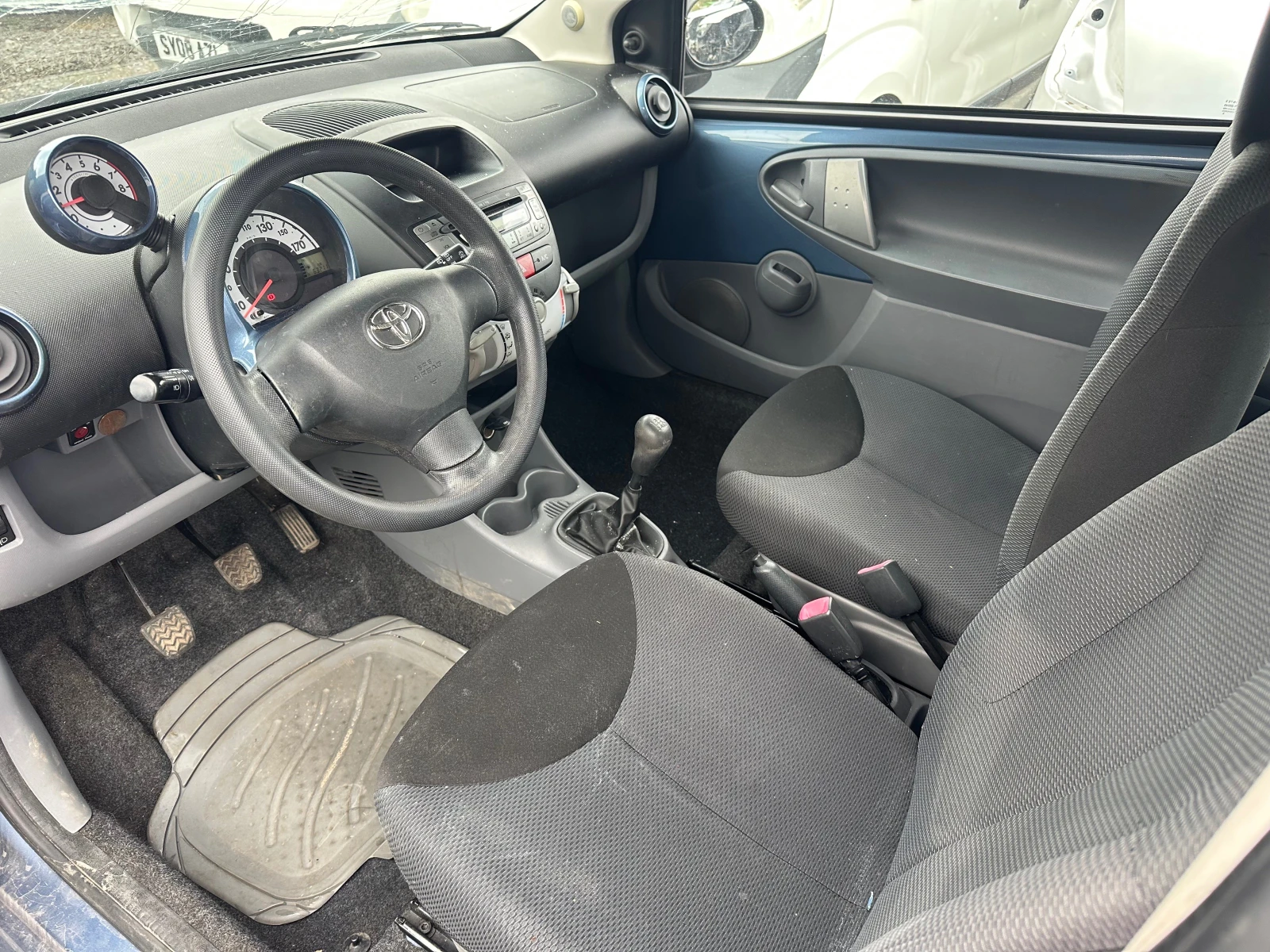 Toyota Aygo 1.0 - изображение 4