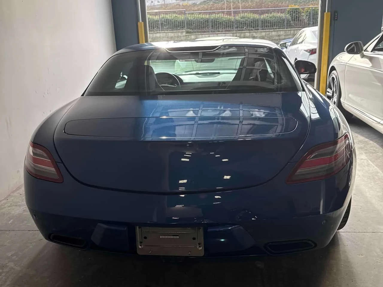 Mercedes-Benz SLS AMG * 6.3L * 1 СОБСТВЕНИК, снимка 4 - Автомобили и джипове - 53775036