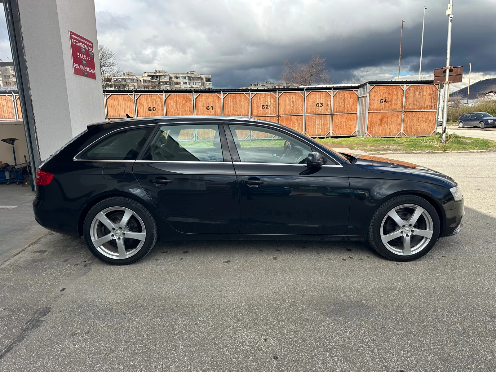 Audi A4 2.0TDI Автоматик Face Lift, снимка 8 - Автомобили и джипове - 54012667