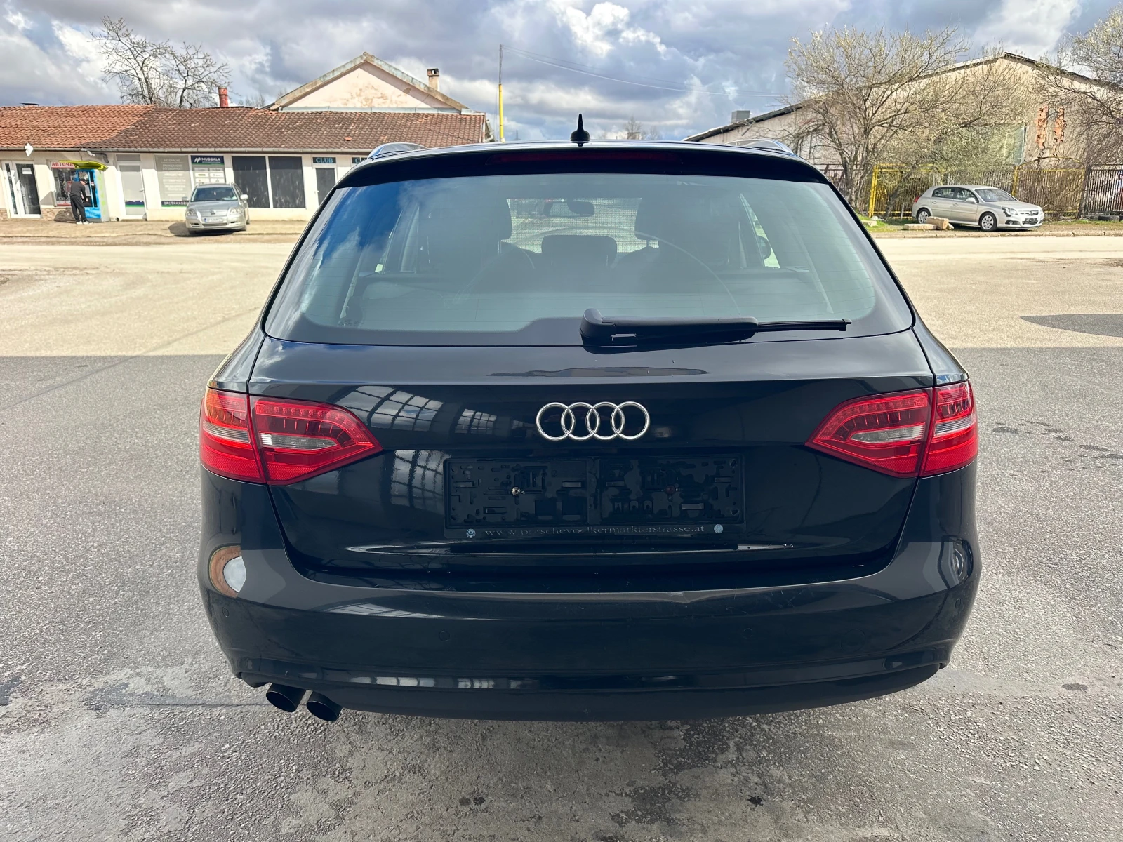 Audi A4 2.0TDI Автоматик Face Lift, снимка 6 - Автомобили и джипове - 54012667