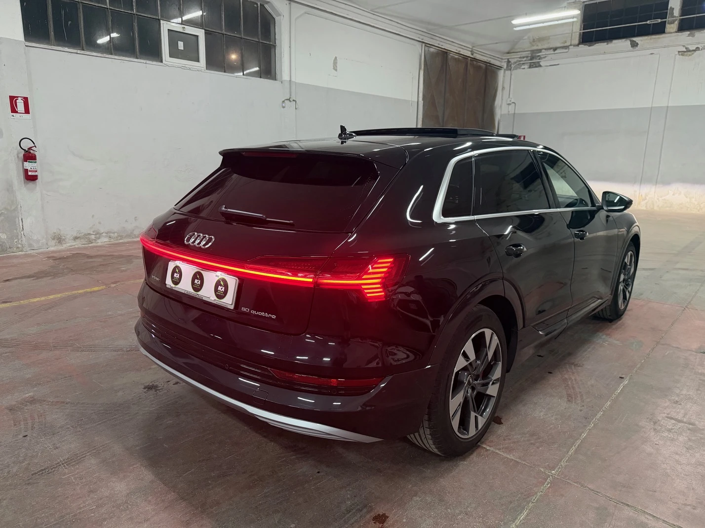 Audi E-Tron 50 Business- QUATTRO, снимка 3 - Автомобили и джипове - 54026811