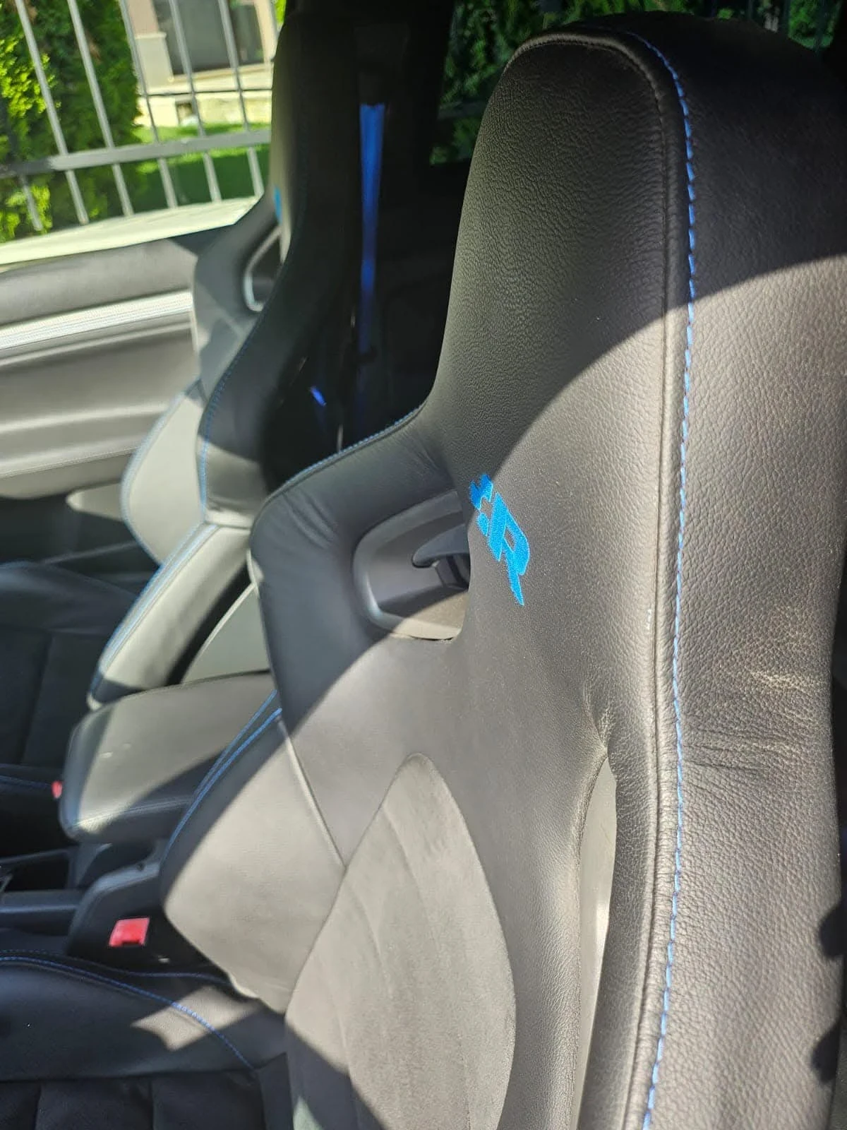 VW Golf R32 Turbo, снимка 9 - Автомобили и джипове - 54737732