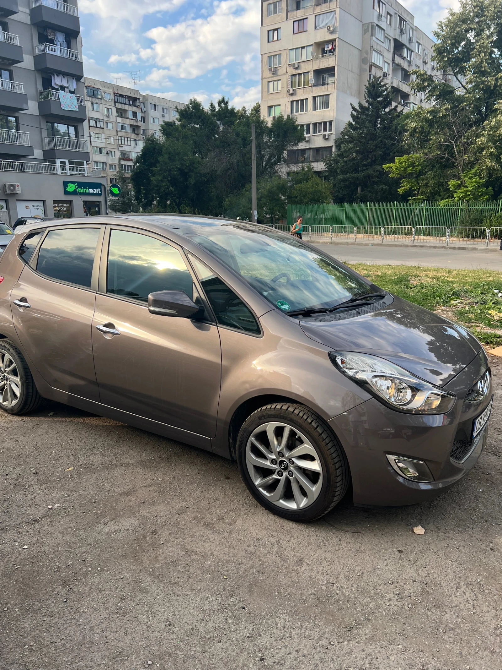 Hyundai Ix20 1, 6 78K PANORAMA NAVI, снимка 3 - Автомобили и джипове - 55306670
