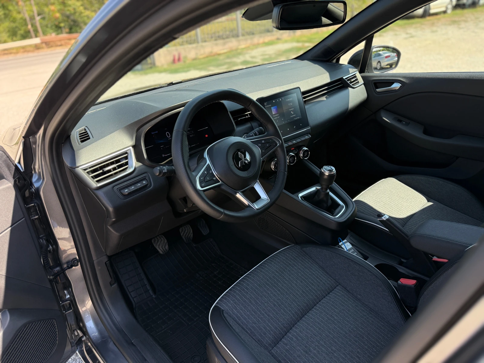 Mitsubishi Colt 1.0I * НОВ АВТОМОБИЛ* ДОКАЗУЕМИ КИЛОМЕТРИ* , снимка 5 - Автомобили и джипове - 55901679