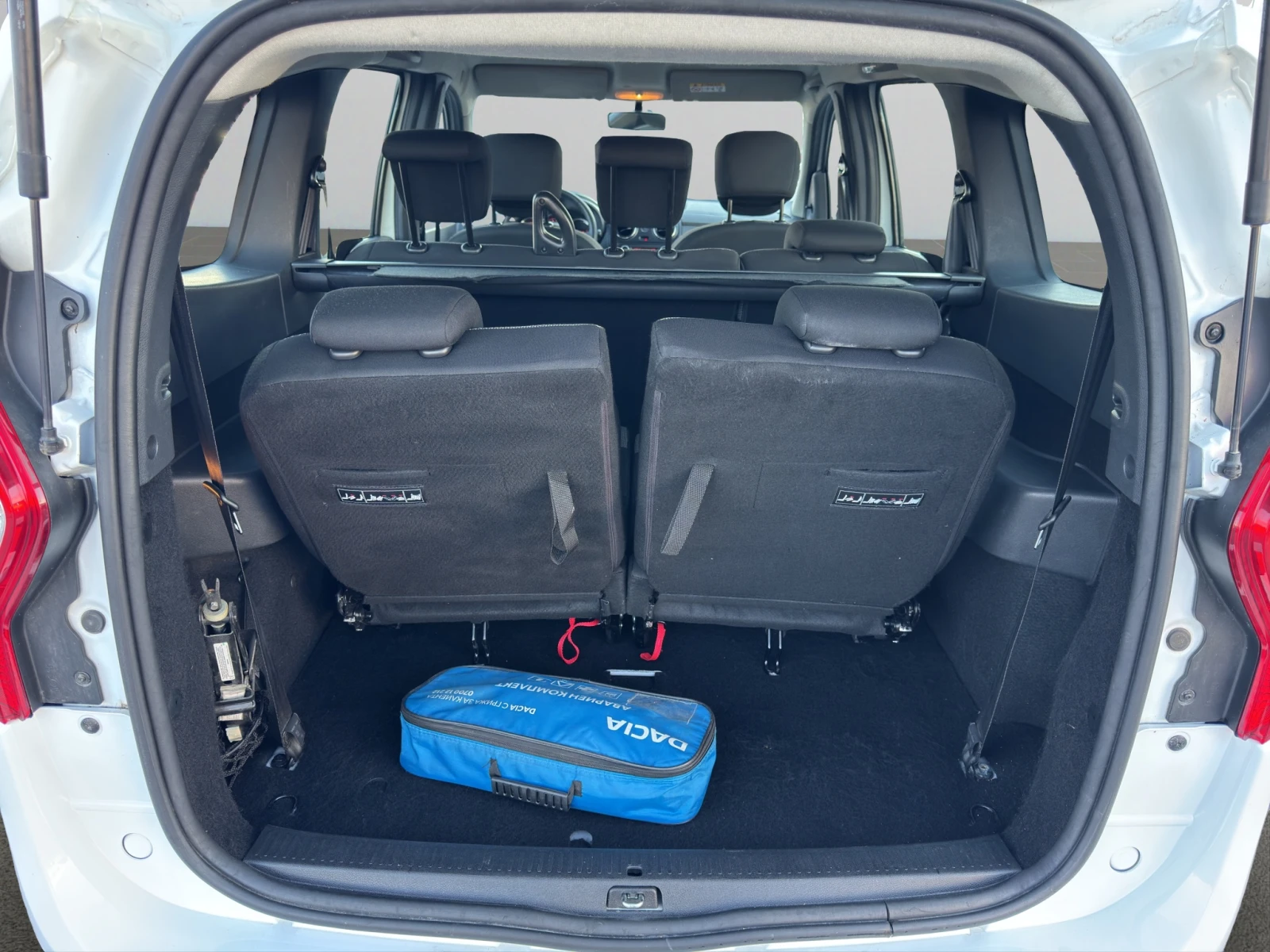 Dacia Lodgy 1.5DCI 95HP MT, снимка 9 - Автомобили и джипове - 56375525