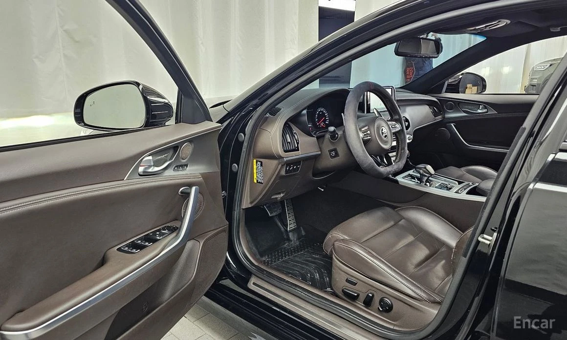 Kia Stinger, снимка 10 - Автомобили и джипове - 56472714