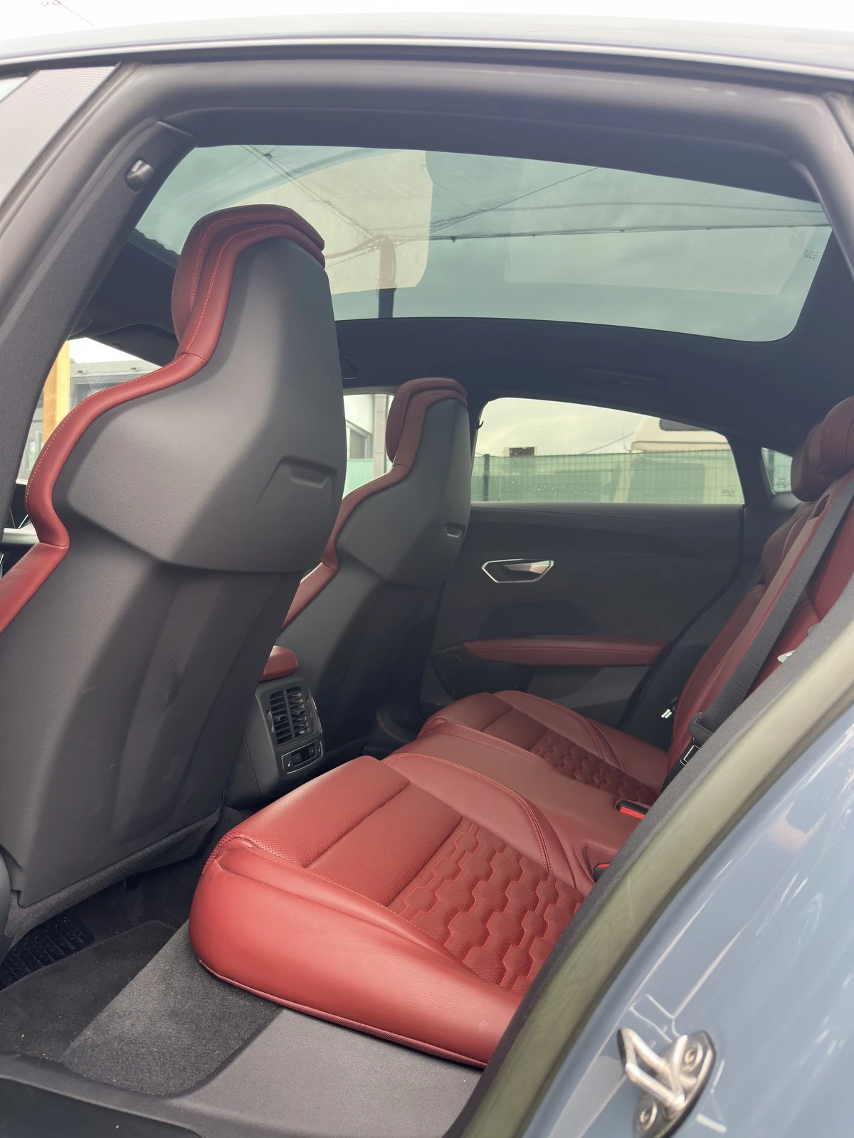 Audi E-Tron GT 93KWh/476�.�/360CAM/PANO/GT/2023�/�������� | Mobile.bg � ����������� 10