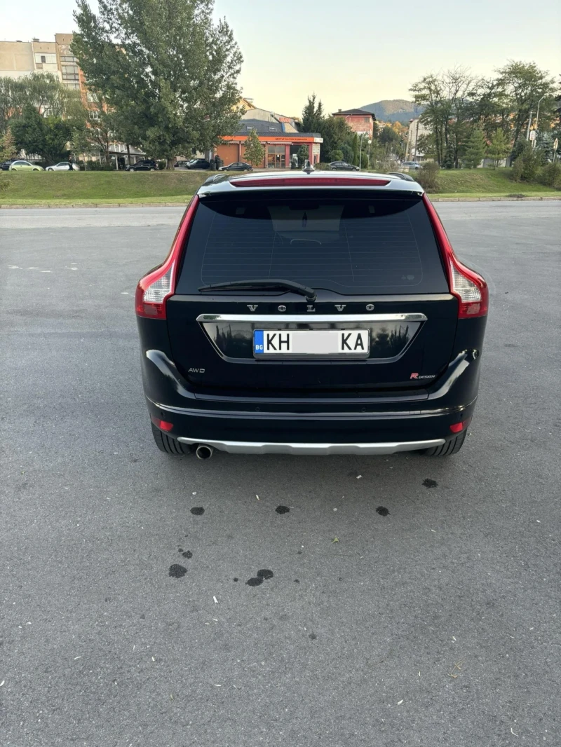 Volvo XC60 Двигателят е пет цилиндров на Волво , снимка 15 - Автомобили и джипове - 47387653