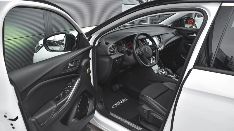 Opel Grandland X 1.6 Turbo Elite Plug-in Hybrid4 4x4 Automatic, снимка 8 - Автомобили и джипове - 51986175
