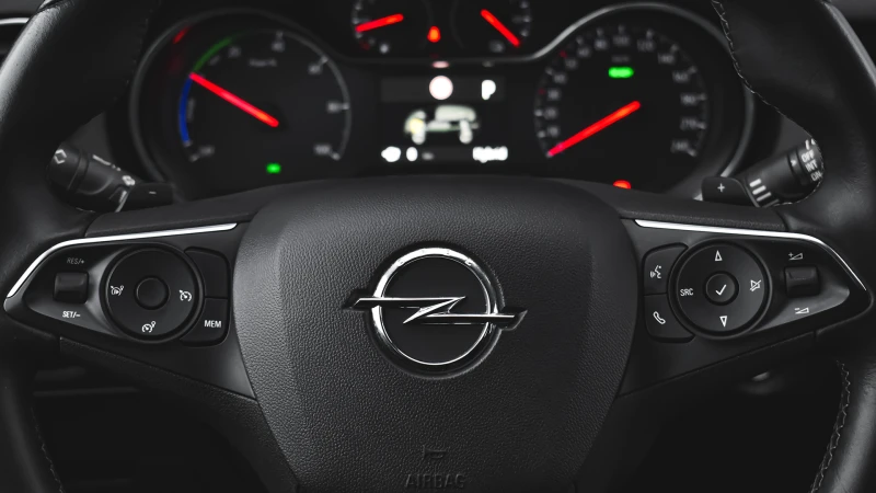 Opel Grandland X 1.6 Turbo Elite Plug-in Hybrid4 4x4 Automatic, снимка 13 - Автомобили и джипове - 51986175