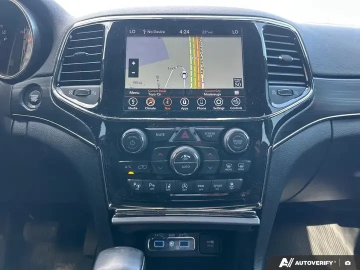Jeep Grand cherokee Limited X 4x4 * 2 КЛЮЧА * CARFAX, снимка 16 - Автомобили и джипове - 54840523