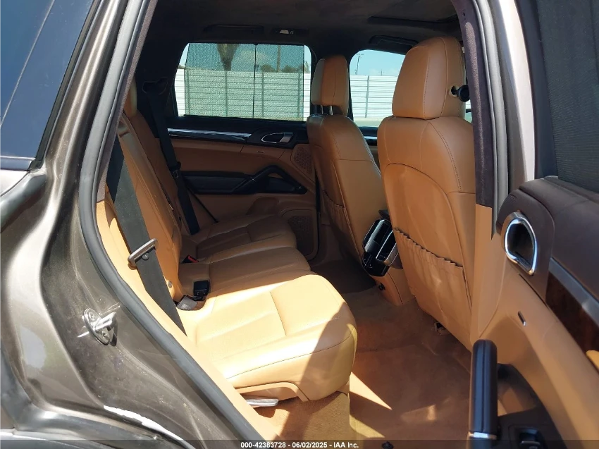 Porsche Cayenne TURBO* AWD* КЛИП НА ДВИГАТЕЛЯ - изображение 9