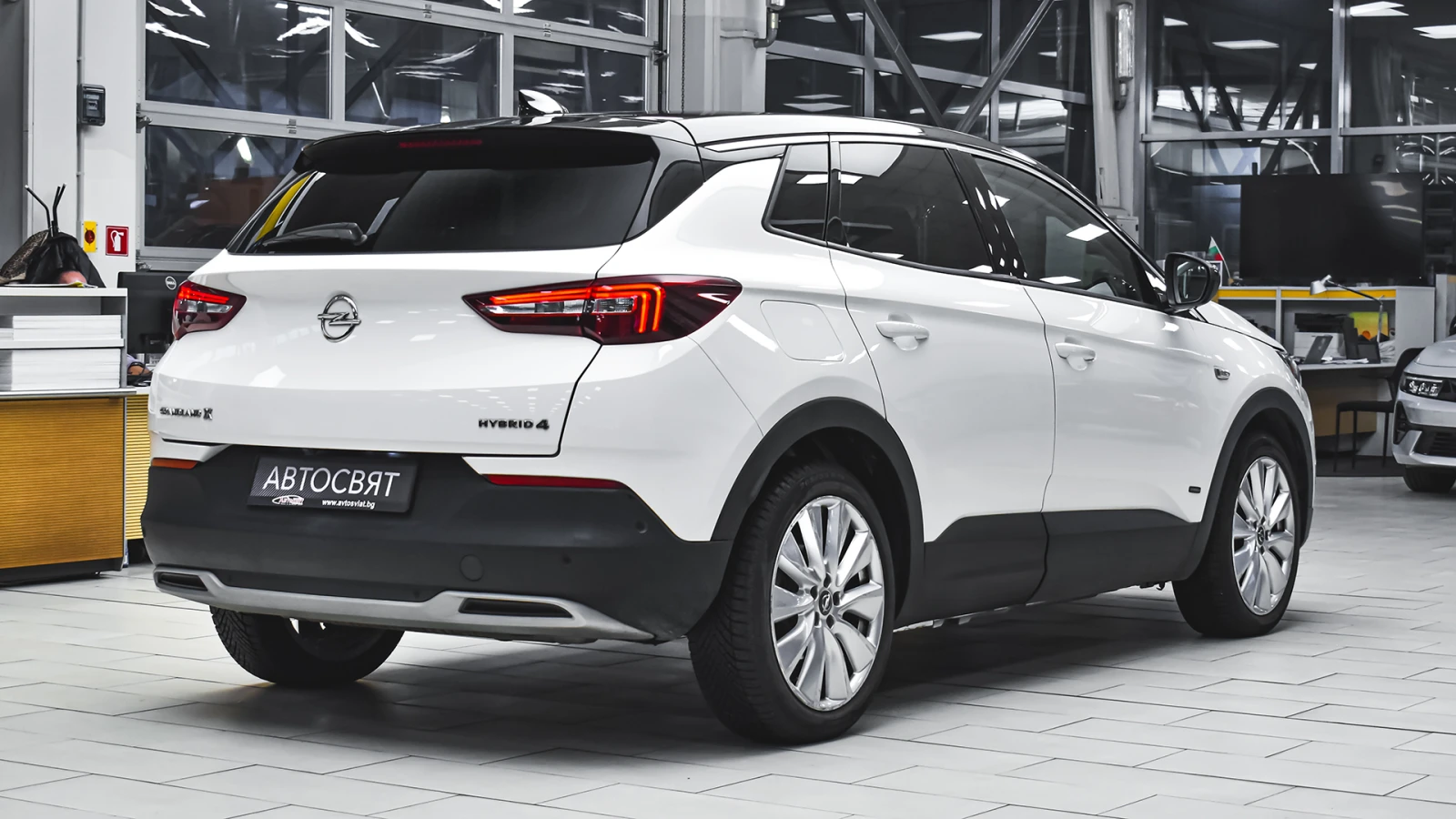 Opel Grandland X 1.6 Turbo Elite Plug-in Hybrid4 4x4 Automatic - изображение 6
