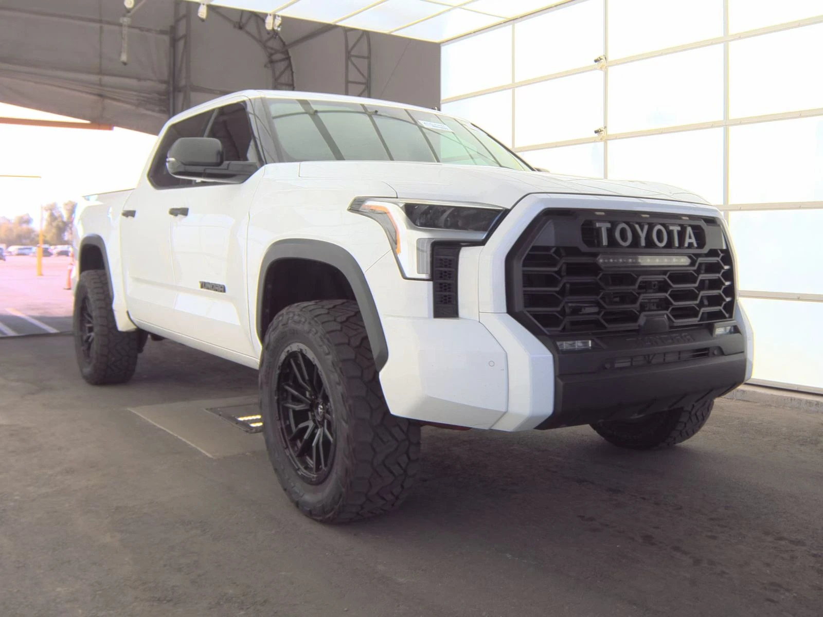 Toyota Tundra SR5 Crew - изображение 4