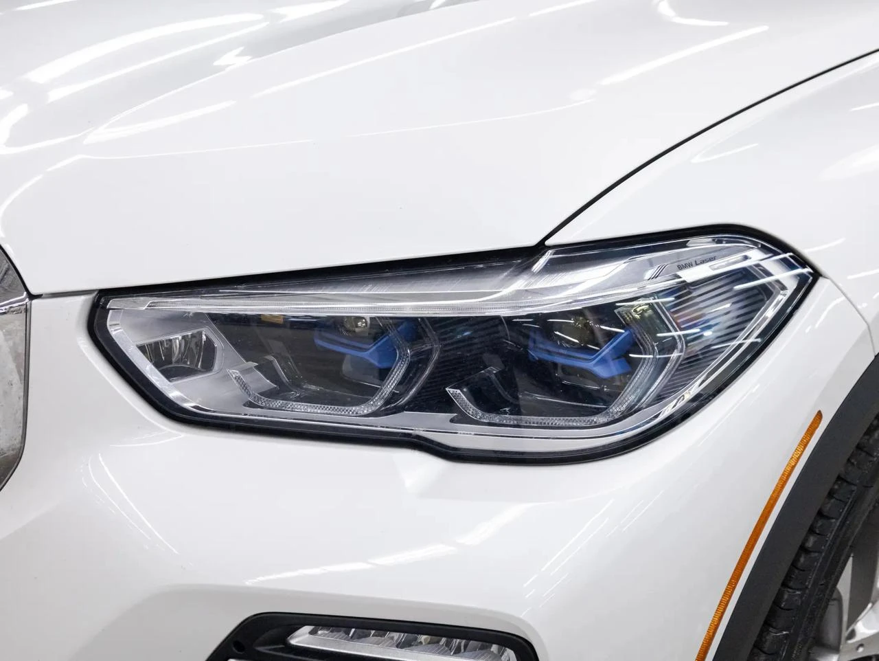 BMW X5 40i* LASER* HUD* H/K* 360* Въздух* Вадуум* Пано*  - изображение 6