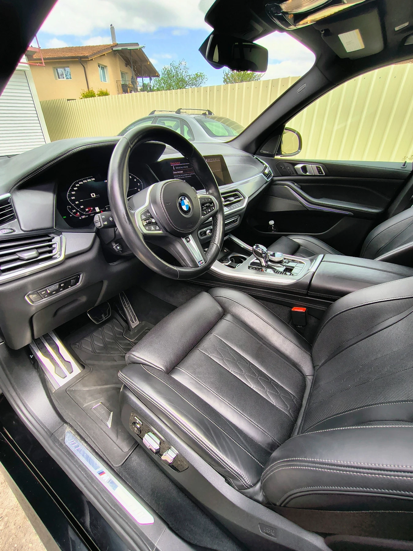 BMW X5 xDrive40i (G05) M-Pack| BLACK SHADOW| Sky Lounge |, снимка 16 - Автомобили и джипове - 54404820