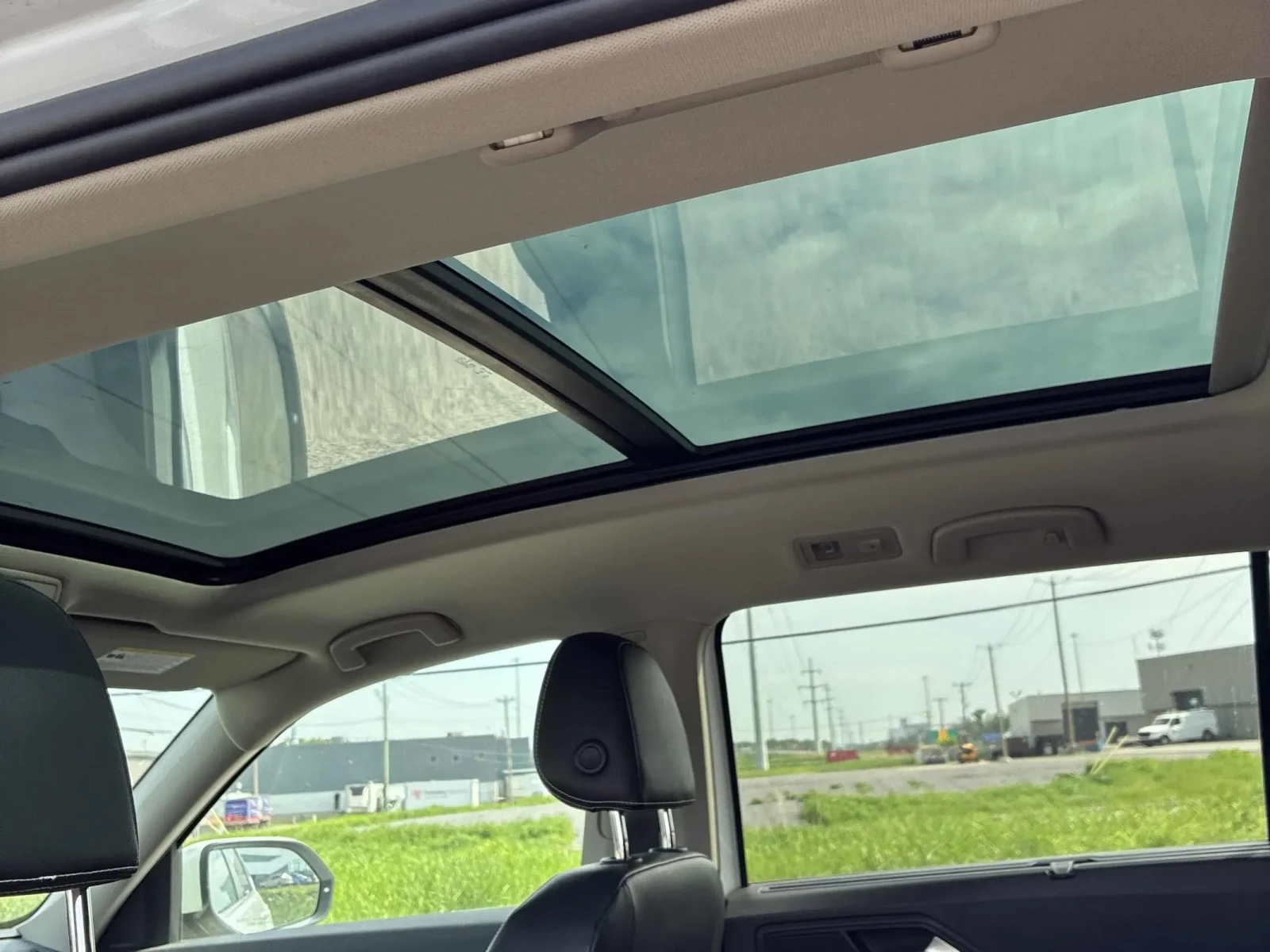 VW Atlas Highline * CARFAX * АВТО КРЕДИТ * , снимка 15 - Автомобили и джипове - 54896606