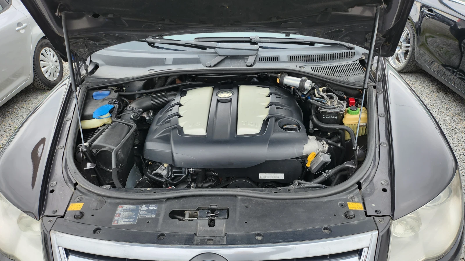 VW Touareg 3.0 TDI 239 КОНЯ, снимка 15 - Автомобили и джипове - 55220257