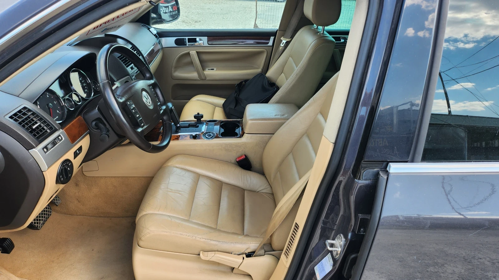 VW Touareg 3.0 TDI 239 КОНЯ, снимка 10 - Автомобили и джипове - 55220257