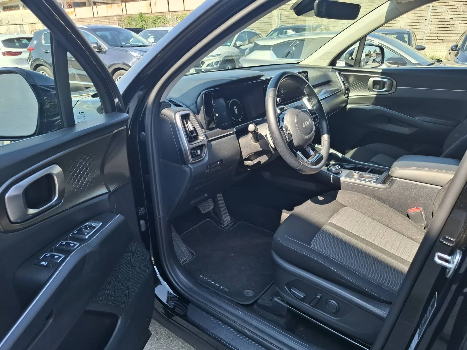 Kia Sorento 2.2 crdi Comfort 4x4 Гаранция, снимка 9 - Автомобили и джипове - 55471300
