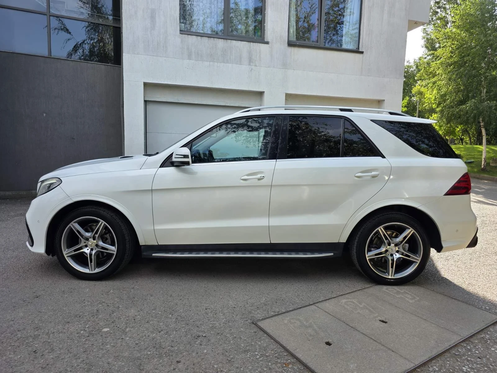Mercedes-Benz GLE 350 AMG OPTIC , снимка 4 - Автомобили и джипове - 55660677
