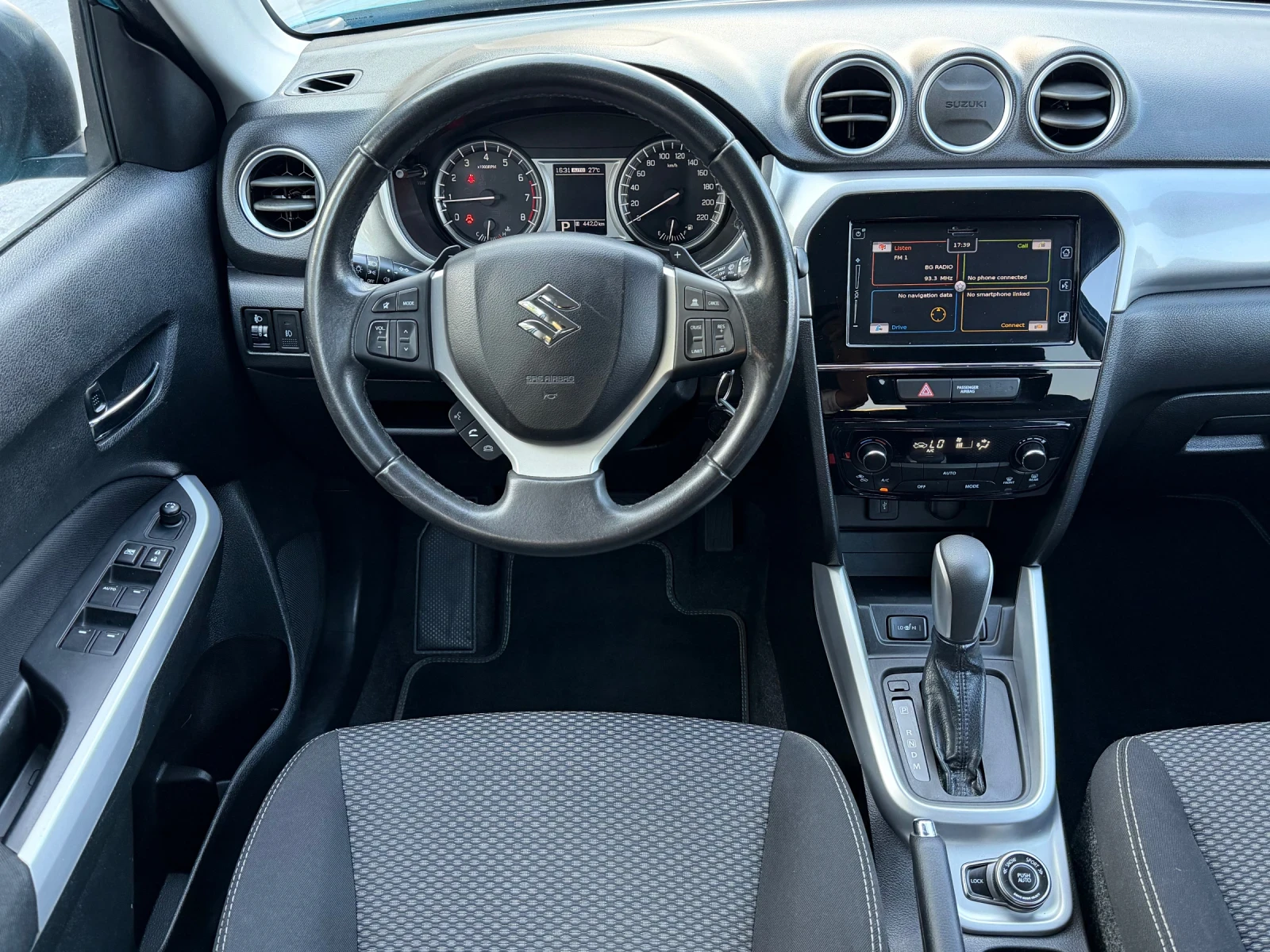 Suzuki Vitara 1.6i 120к.с Автоматик 4х4AllGrip Камера, снимка 11 - Автомобили и джипове - 55710840