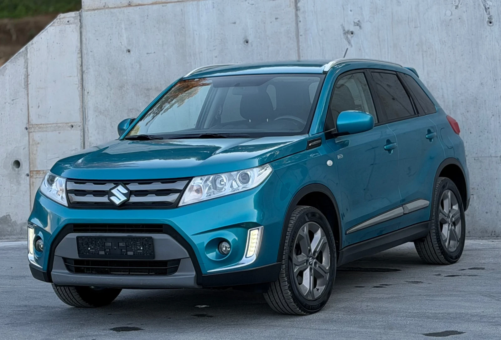 Suzuki Vitara 1.6i 120к.с Автоматик 4х4AllGrip Камера, снимка 3 - Автомобили и джипове - 55710840
