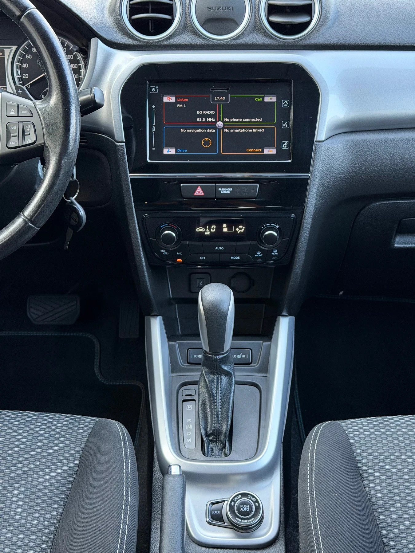 Suzuki Vitara 1.6i 120к.с Автоматик 4х4AllGrip Камера, снимка 16 - Автомобили и джипове - 55710840