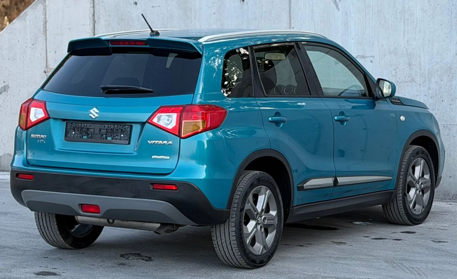 Suzuki Vitara 1.6i 120к.с Автоматик 4х4AllGrip Камера, снимка 6 - Автомобили и джипове - 55710840