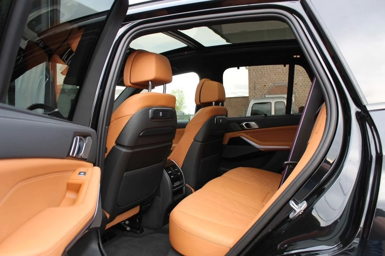 BMW X5 xDrive50e/M SPORT/INDIVIDUAL/360/HEAD UP/LED/PANO, снимка 15 - Автомобили и джипове - 55833580