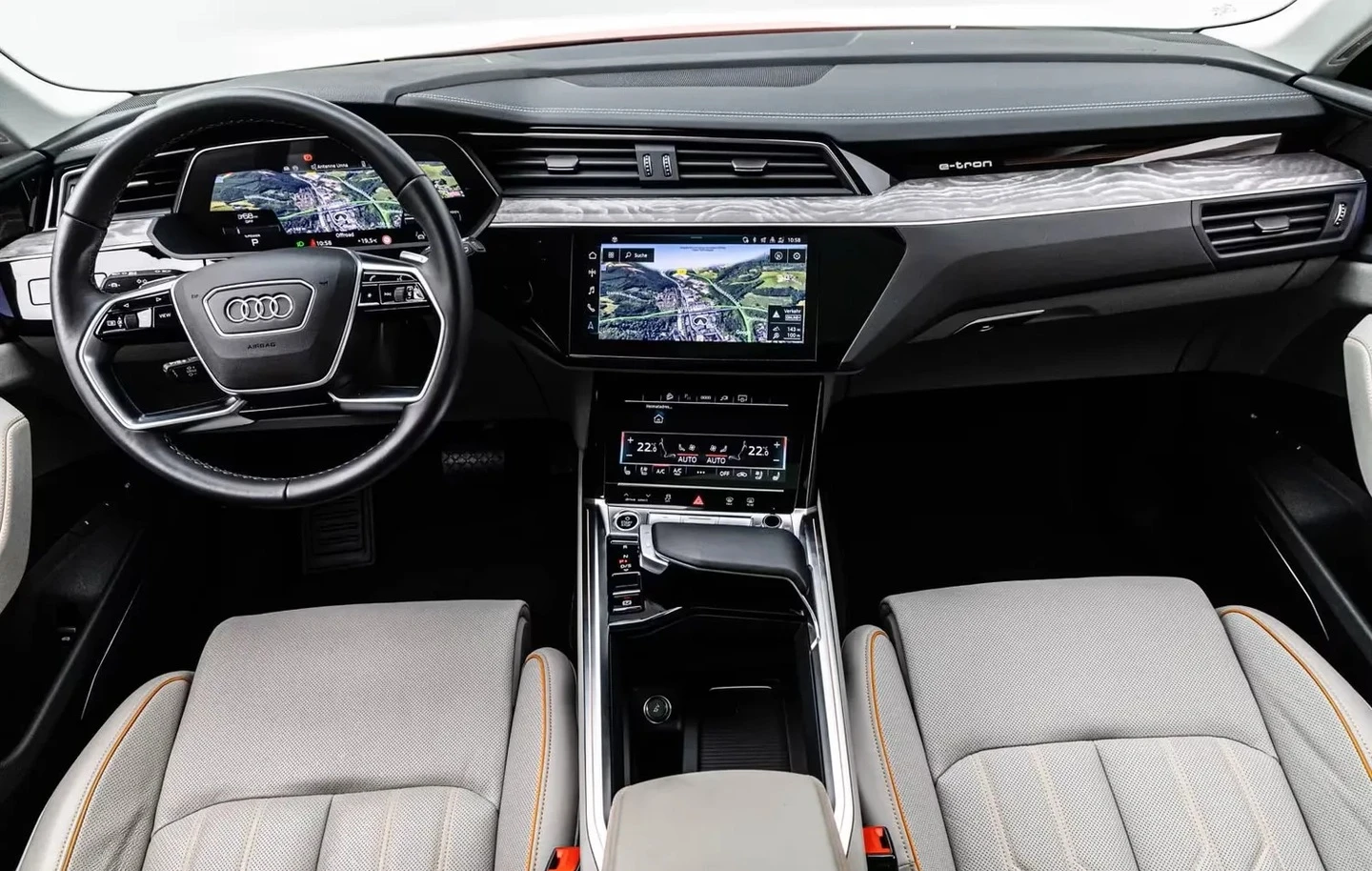 Audi Q8 50 E-tron Quattro , снимка 2 - Автомобили и джипове - 55921831