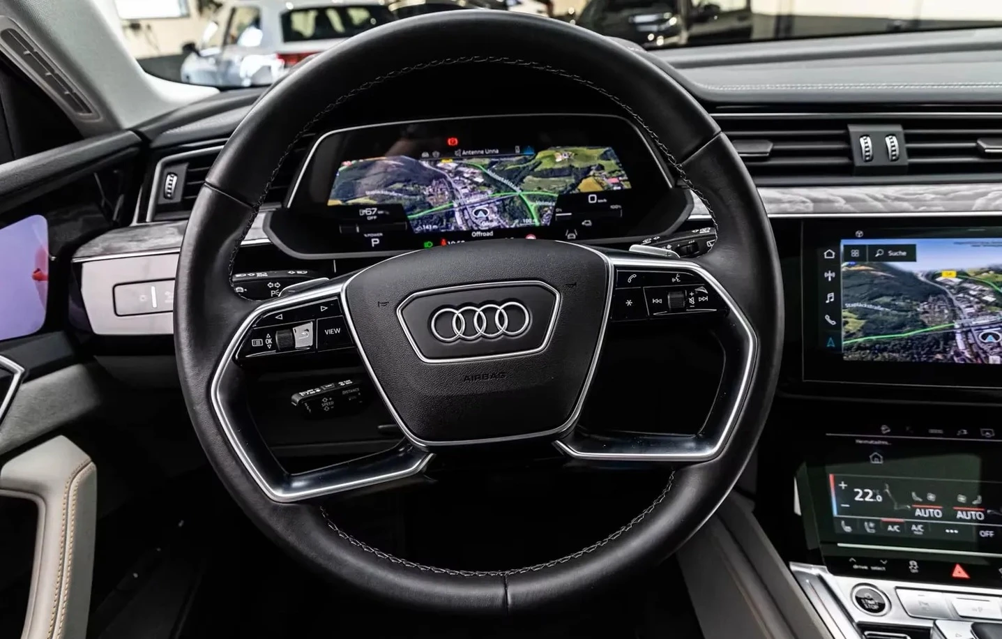 Audi Q8 50 E-tron Quattro , снимка 3 - Автомобили и джипове - 55921831